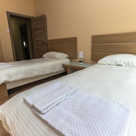 Apartmani Bulevar Cetinje Exterior photo