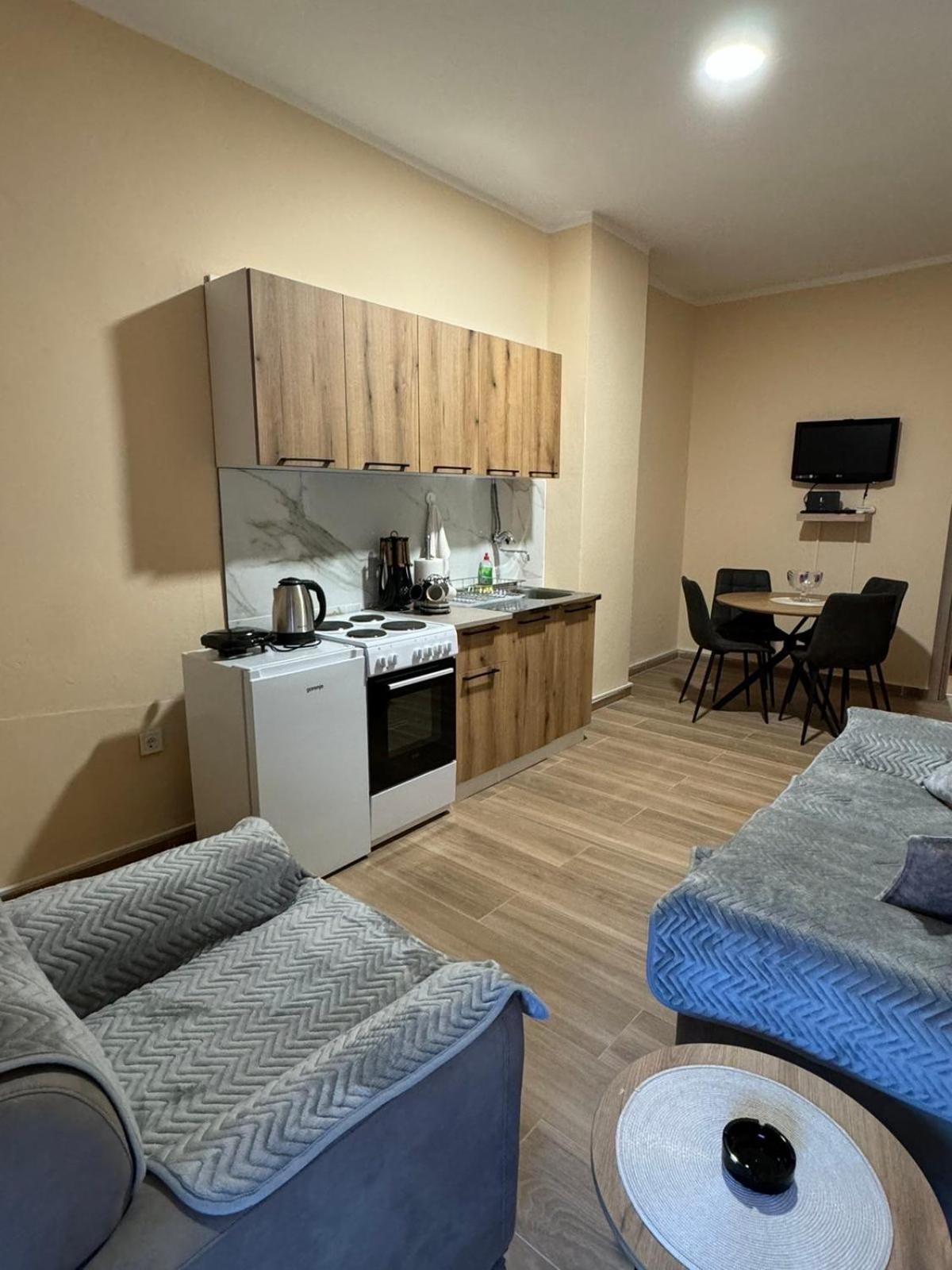 Apartmani Bulevar Cetinje Exterior photo